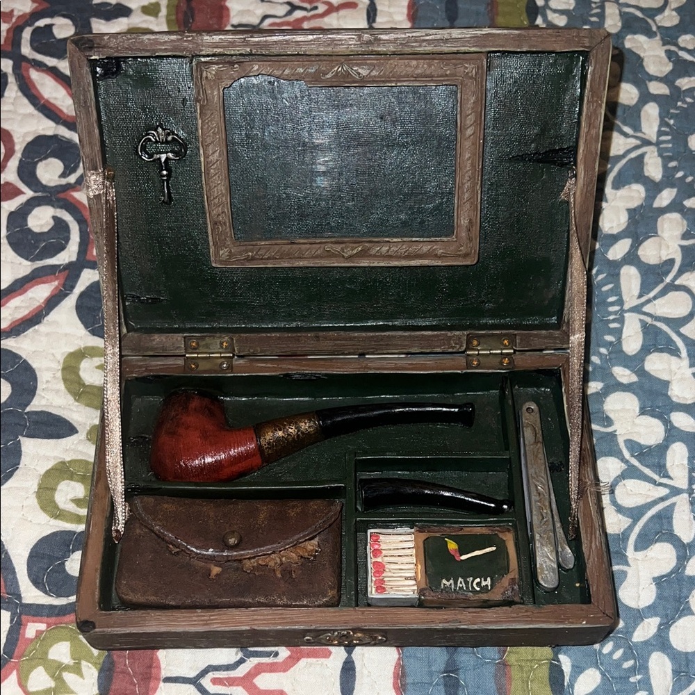 Unique vintage pipe themed picture frame - Picture 2 of 5